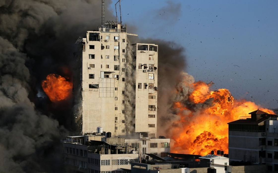 Thousands killed in two days of Israeli/Palestinian M’East war