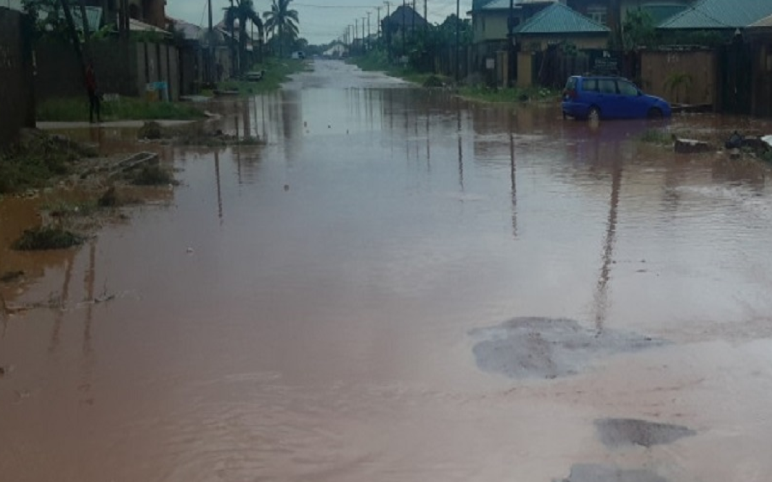 10 die as heavy rains hit India